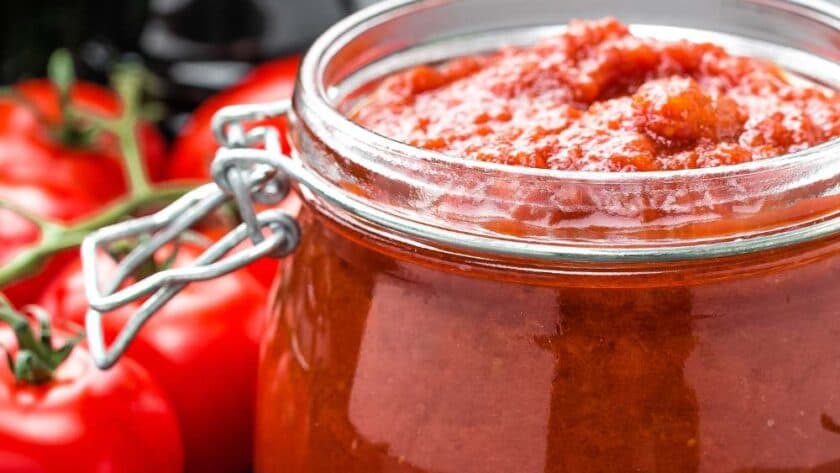 Bobby Flay 20-Minute Tomato Sauce